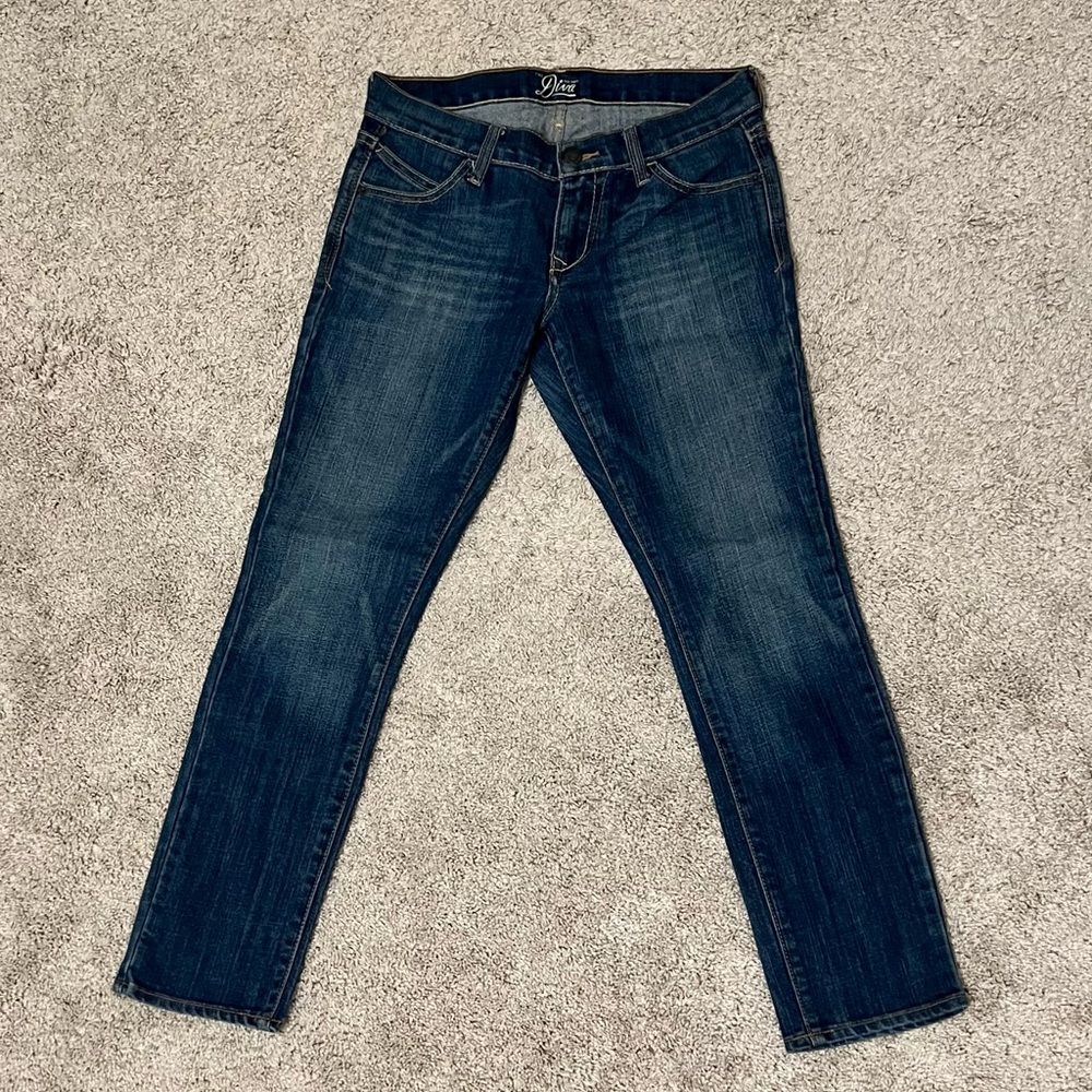 Old Navy “The Diva” tapered jeans (size 4)